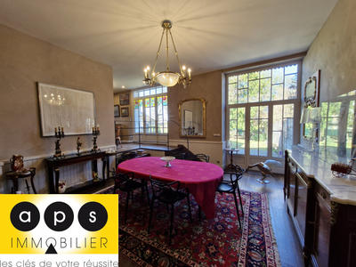 Maison - 200 m² - 8 pièces