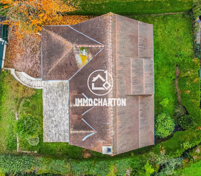 Maison - 212 m² - 8 pièces