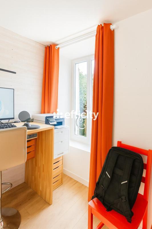 Demeure - 275 m² - 7 pièces