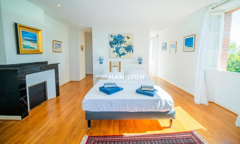 Maison de maîtres - 506 m² - 19 pièces