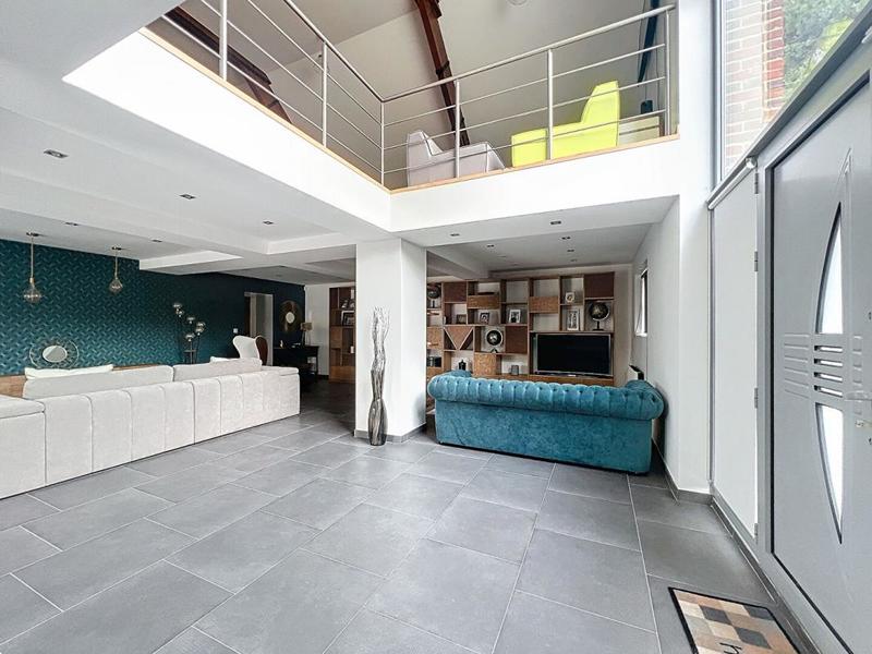 Maison - 331 m² - 7 pièces