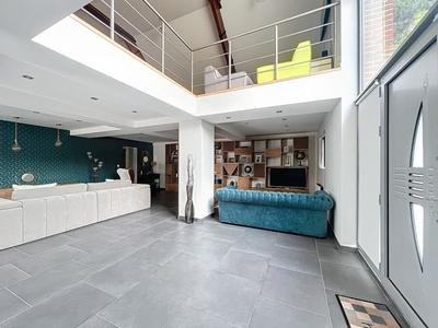 Maison - 331 m² - 7 pièces