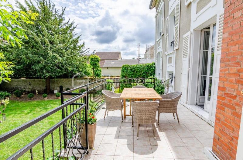 Maison bourgeoise - 204 m² - 9 pièces