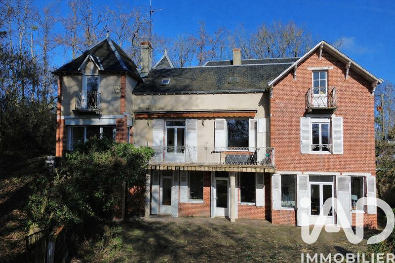 Maison - 233 m² - 10 pièces