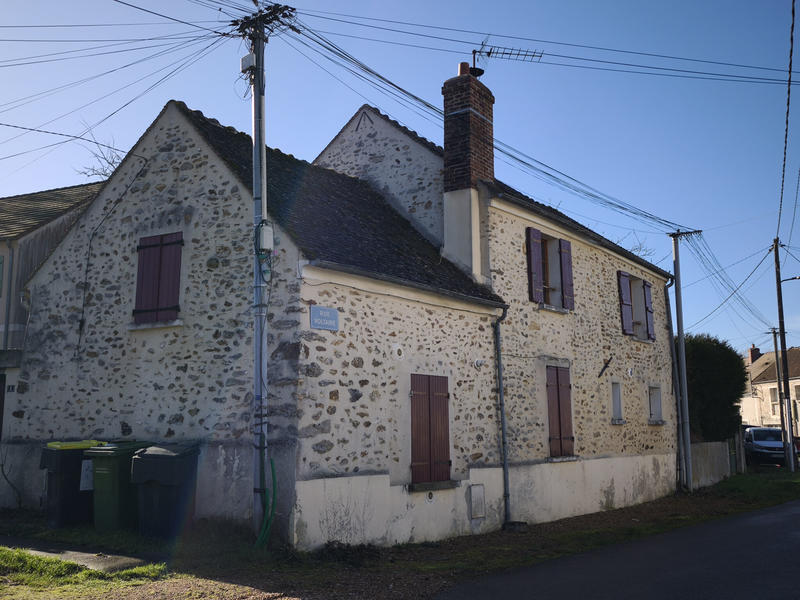Maison - 90 m² - 5 pièces
