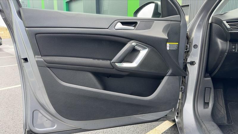 Peugeot 308 II 1.5 BlueHDi 130 Eat 6 Active