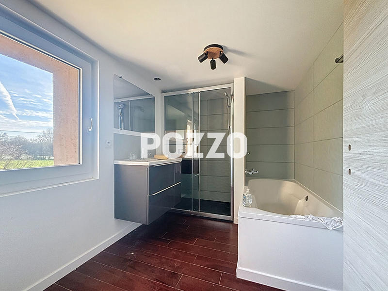 Maison - 140 m² - 5 pièces