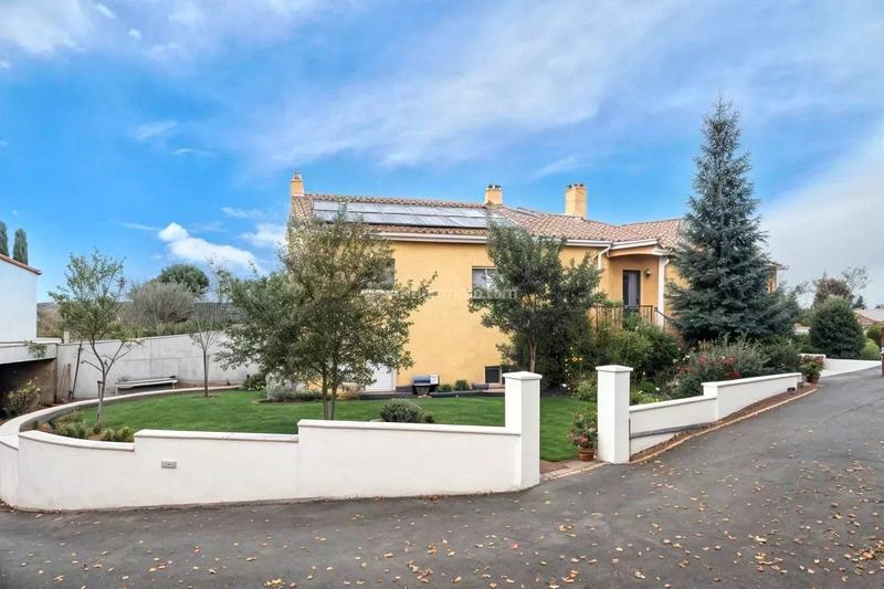 Maison - 167 m² - 6 pièces