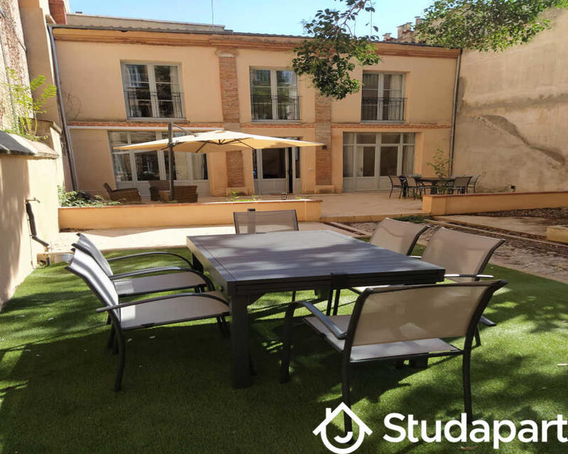 Chambre - 80 m² - 1 pièce