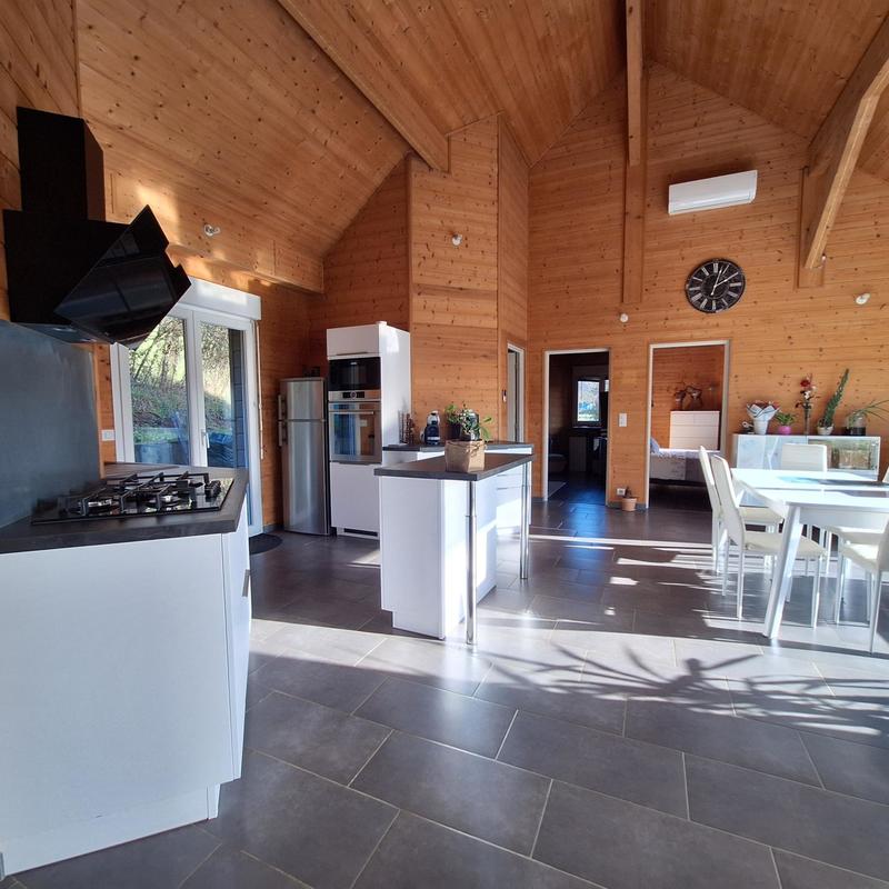 Maison - 93 m² - 5 pièces