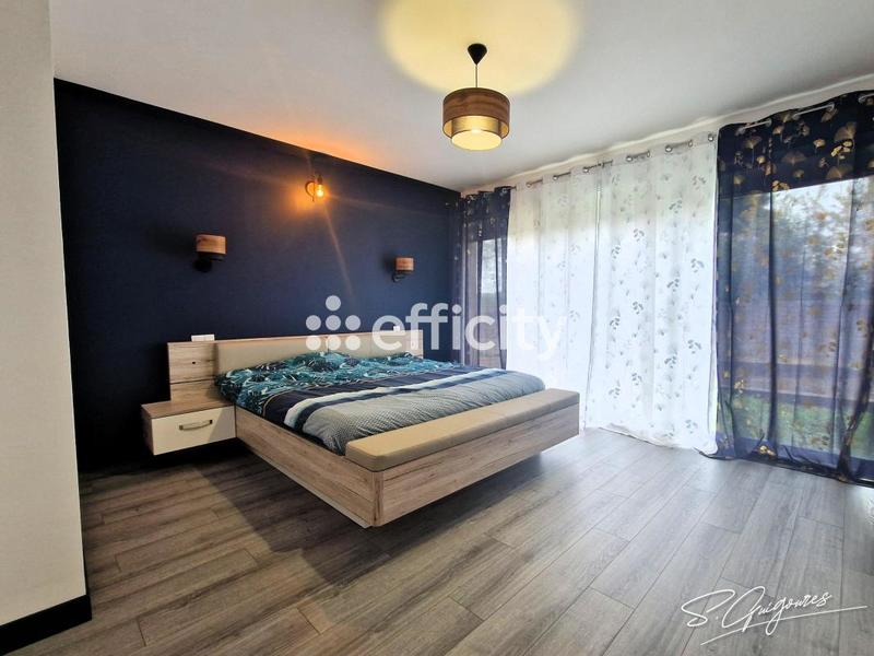 Maison - 224 m² - 9 pièces