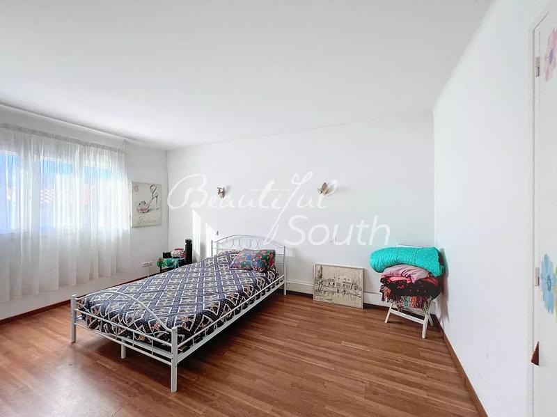 Maison - 278 m² - 8 pièces