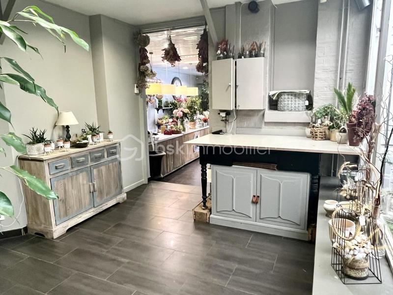 Local commercial - 150 m² - 6 pièces