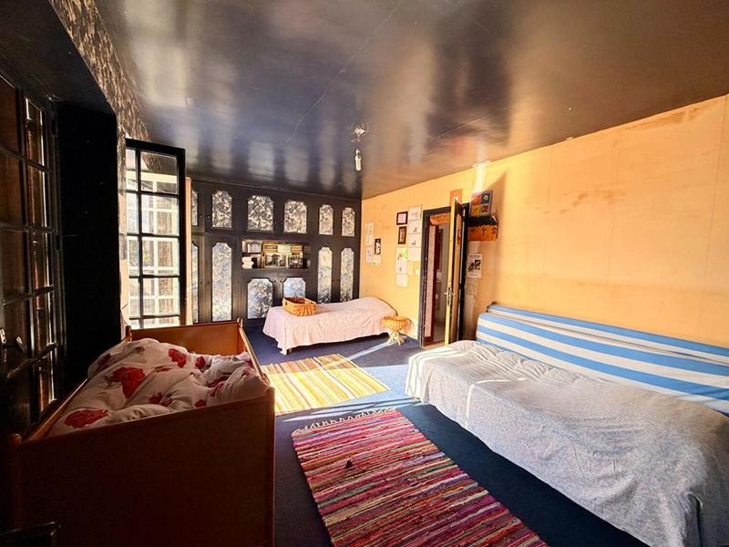 Maison - 270 m² - 12 pièces