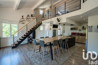 Maison - 136 m² - 5 pièces