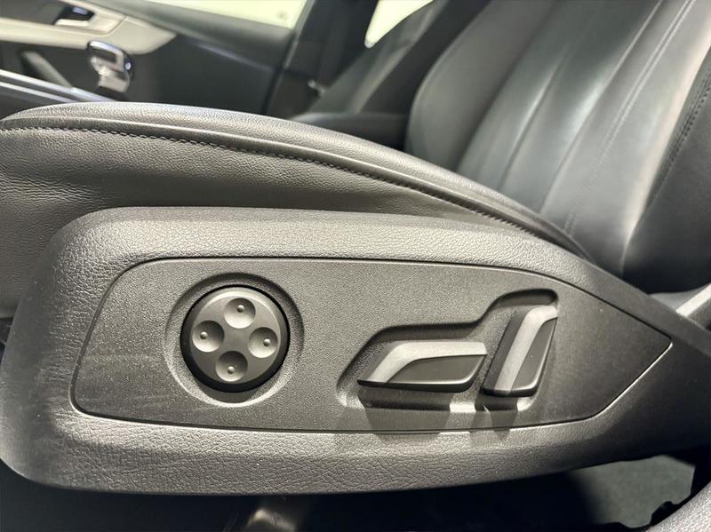 Audi quattro A4 V phase 3 2.0 40 204 Avant Sport Cuir