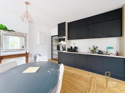 Appartement - 98 m² - 4 pièces