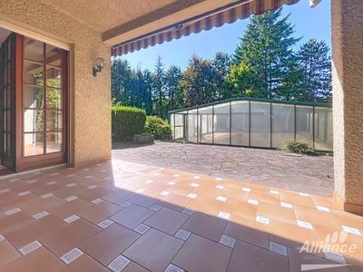 Propriété - 455 m² - 10 pièces