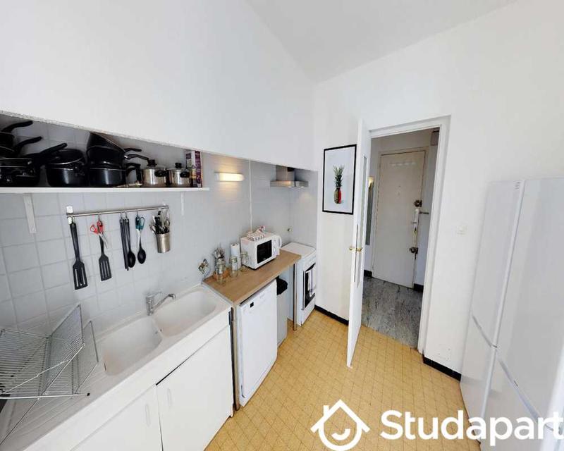 Chambre - 120 m² - 1 pièce