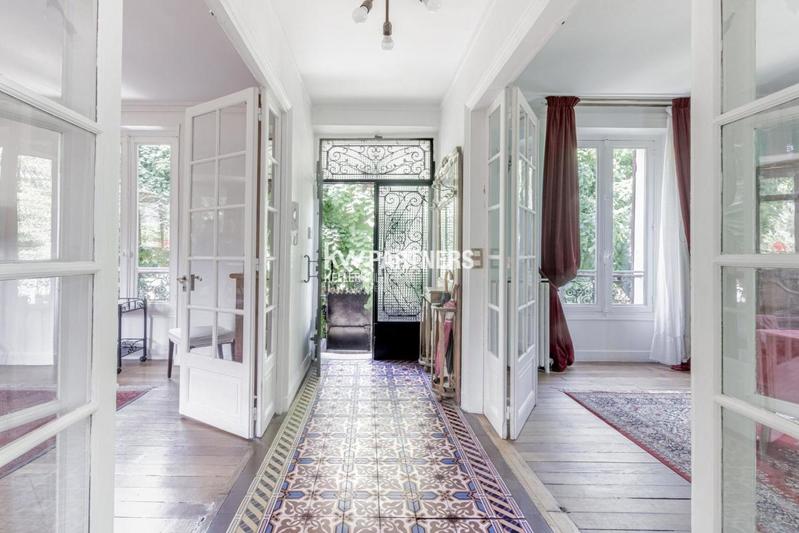 Maison bourgeoise - 256 m² - 9 pièces