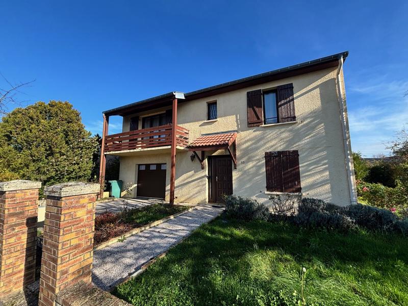 Maison - 99 m² - 5 pièces