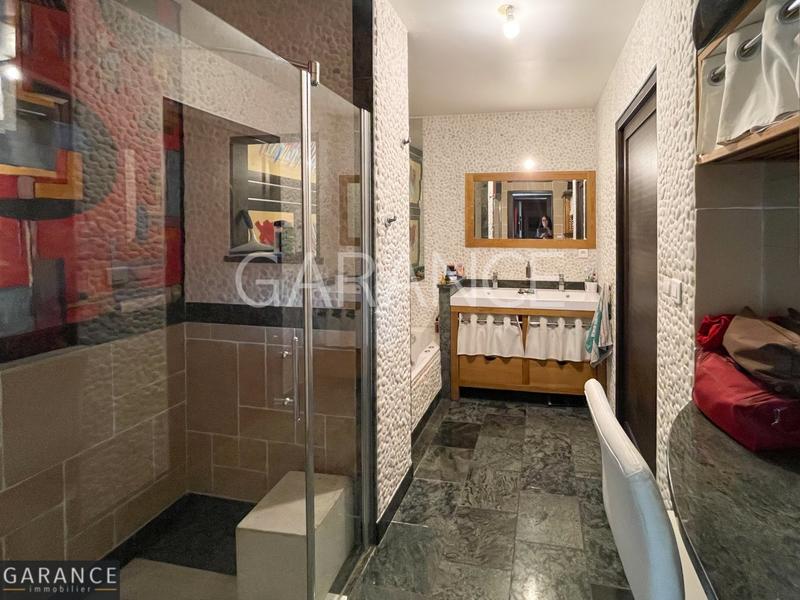 Maison - 211 m² - 6 pièces