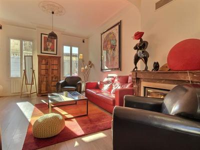 Maison - 205 m² - 7 pièces