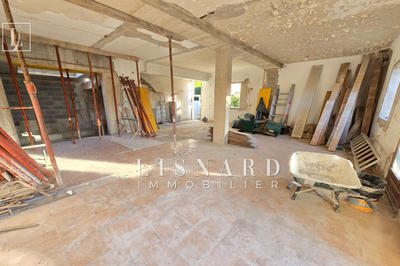 Maison - 140 m² - 4 pièces