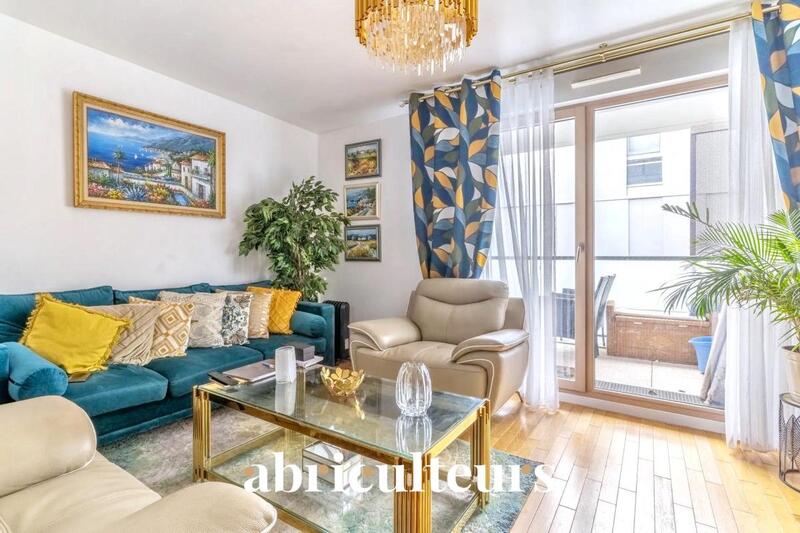 Appartement ancien - 74 m² - 4 pièces