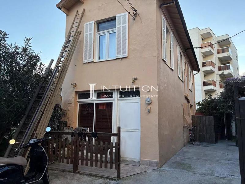 Immeuble - 88 m² - 4 pièces