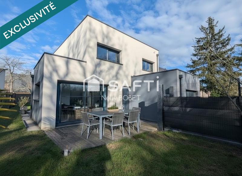 Maison - 95 m² - 5 pièces