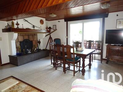 Maison - 200 m² - 8 pièces