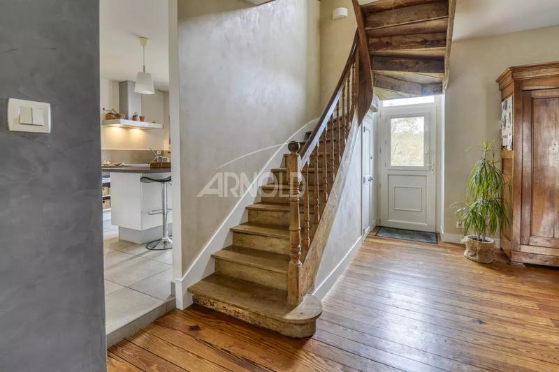 Maison - 189 m² - 9 pièces