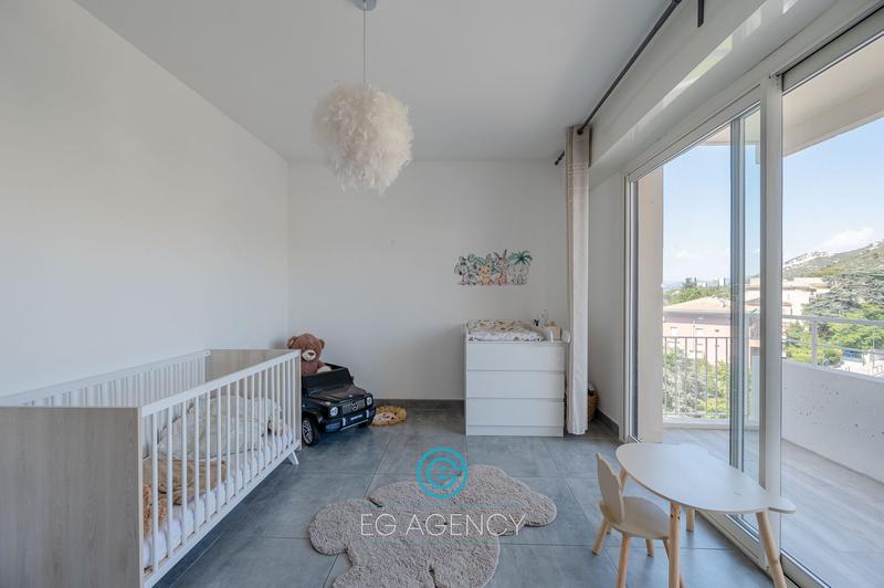 Appartement - 98 m² - 4 pièces