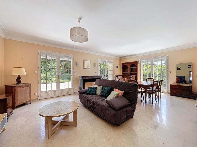 Maison - 212 m² - 5 pièces