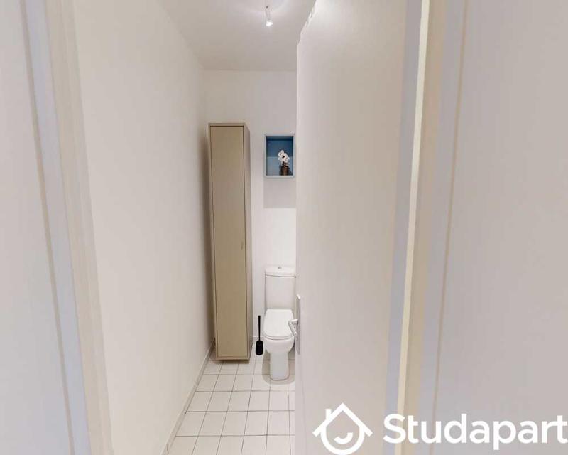 Chambre - 80 m² - 1 pièce