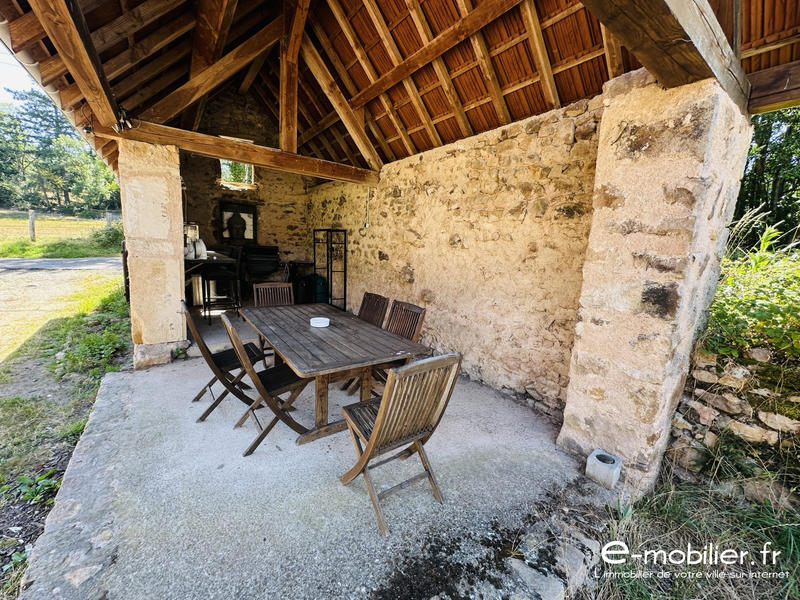 Maison - 223 m² - 8 pièces