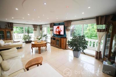 Demeure - 172 m² - 9 pièces