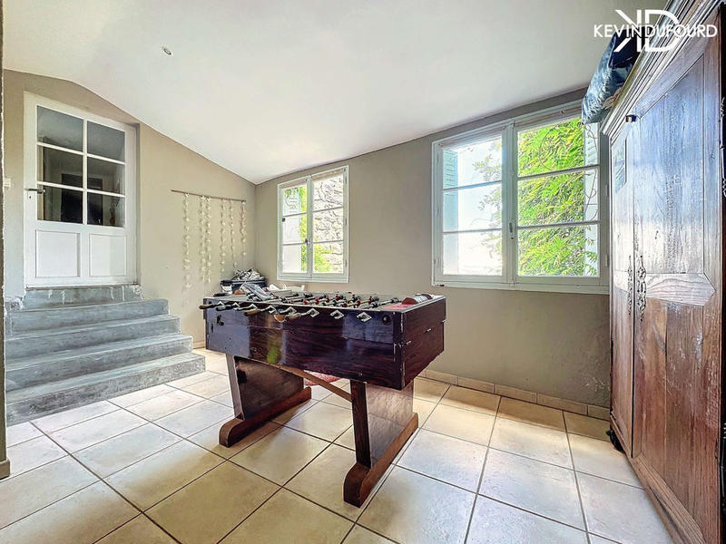 Mas - 317 m² - 11 pièces