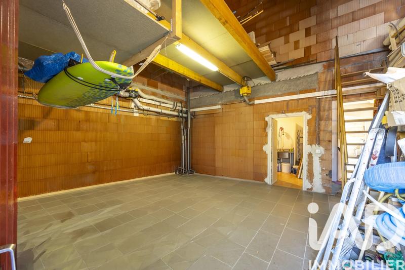 Maison - 215 m² - 8 pièces