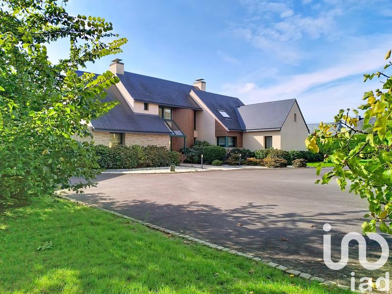 Maison - 227 m² - 8 pièces