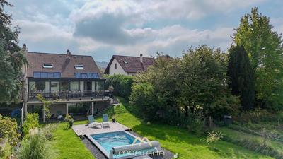 Maison - 230 m² - 8 pièces