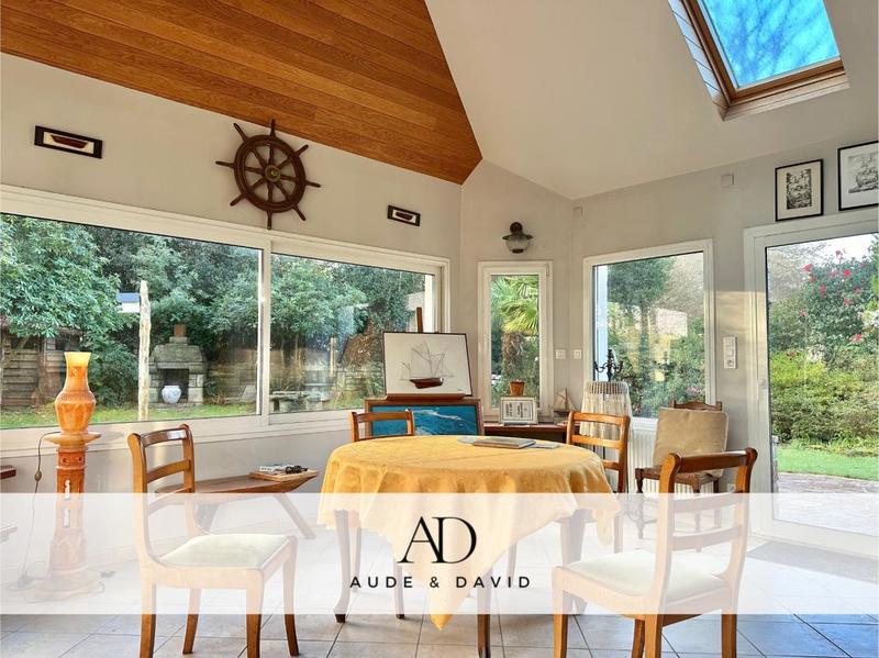 Maison - 230 m² - 8 pièces