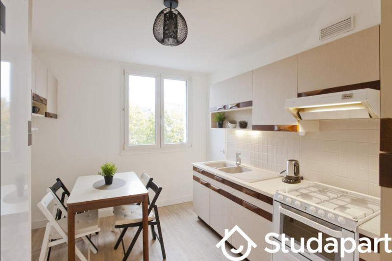 Chambre - 11 m² - 1 pièce