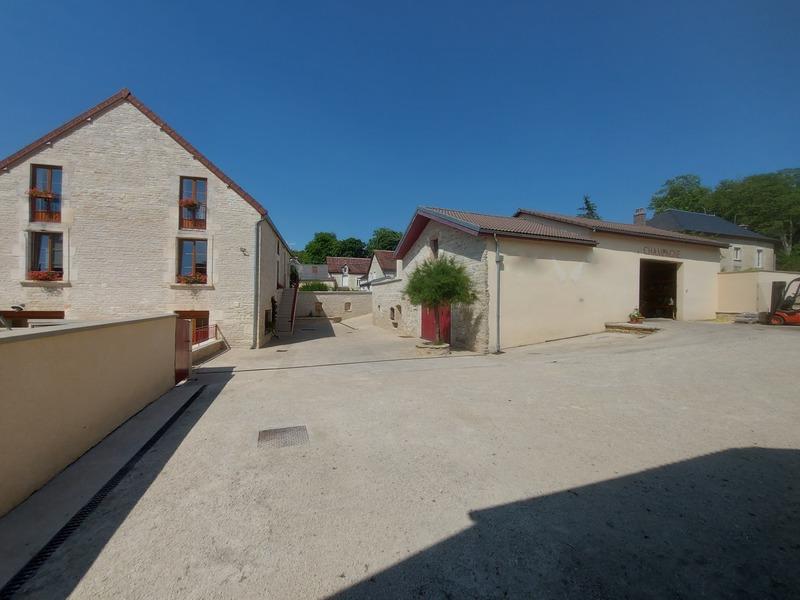 Maison traditionnelle - 262 m² - 6 pièces