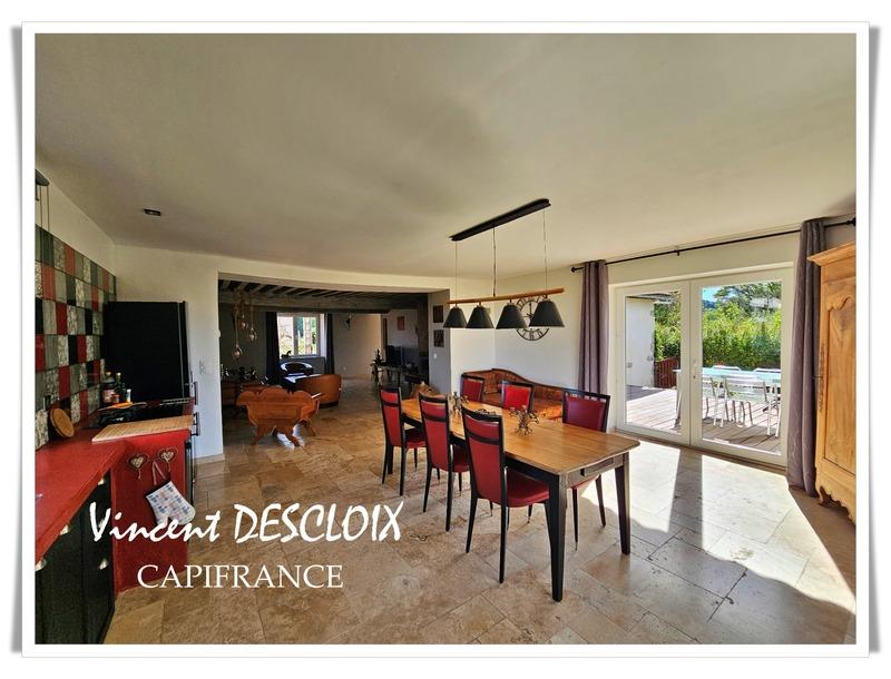 Propriété - 257 m² - 8 pièces