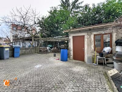 Immeuble - 220 m² - 3 pièces