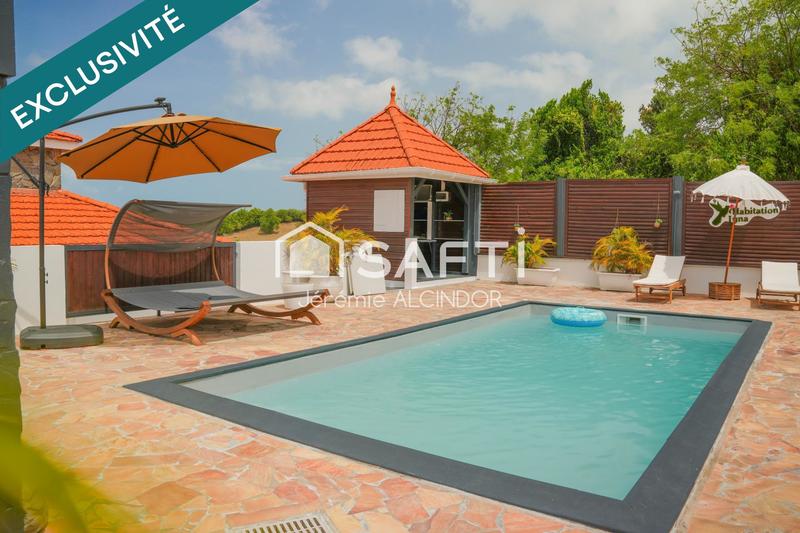 Maison - 230 m² - 8 pièces