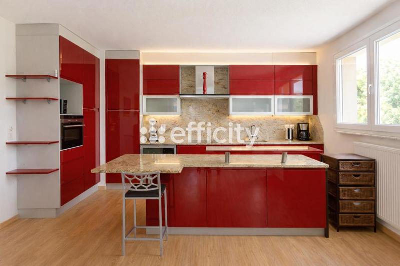 Appartement - 92 m² - 4 pièces