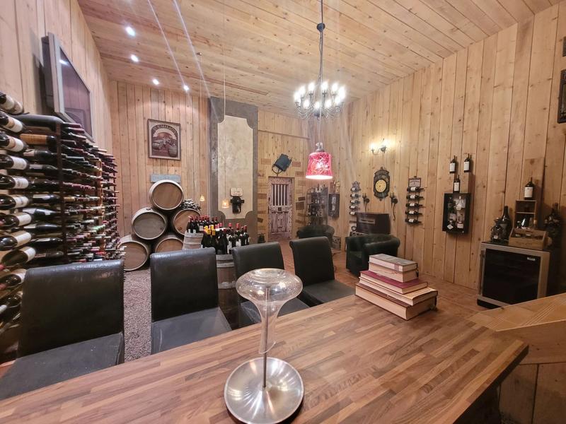 Propriété - 545 m² - 12 pièces